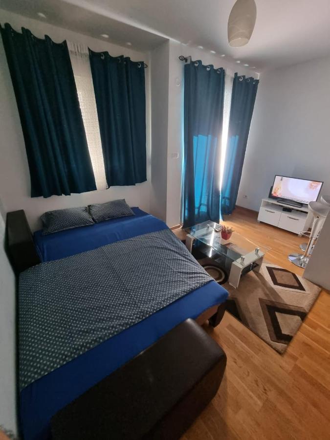 Adrianna Apartment City Kvart 포드고리차 외부 사진
