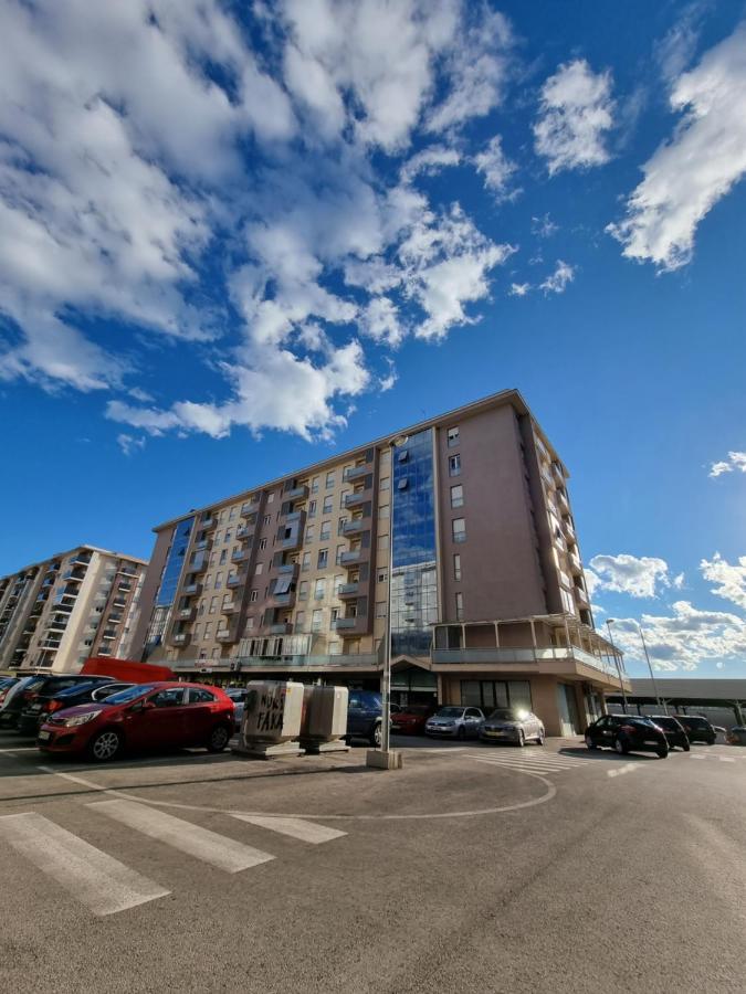 Adrianna Apartment City Kvart 포드고리차 외부 사진